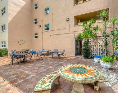 2515 Ne 2nd Court - Photo Thumbnail 24