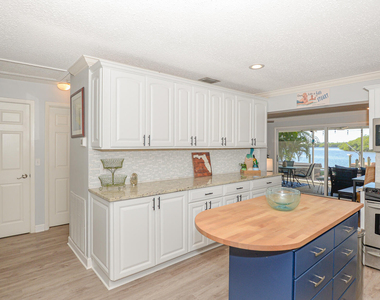 110 Sw Hideaway Place - Photo Thumbnail 7