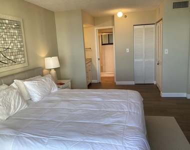 300 Ocean Trail Way - Photo Thumbnail 8