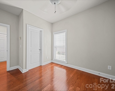 3405 Bidwell Avenue - Photo Thumbnail 20