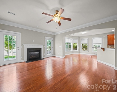 3405 Bidwell Avenue - Photo Thumbnail 6