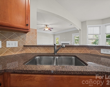 3405 Bidwell Avenue - Photo Thumbnail 11