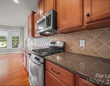 3405 Bidwell Avenue - Photo Thumbnail 13