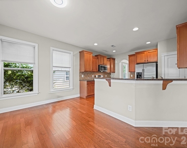 3405 Bidwell Avenue - Photo Thumbnail 8