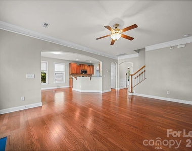 3405 Bidwell Avenue - Photo Thumbnail 7