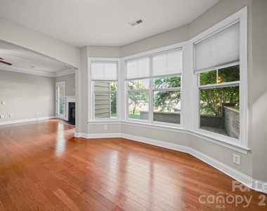 3405 Bidwell Avenue - Photo Thumbnail 10