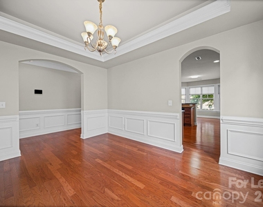 3405 Bidwell Avenue - Photo Thumbnail 16