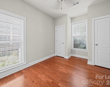 3405 Bidwell Avenue - Photo Thumbnail 18