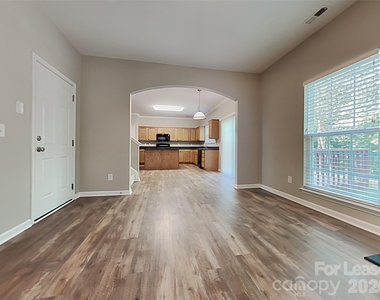 1909 Thorn Crest Drive - Photo Thumbnail 4