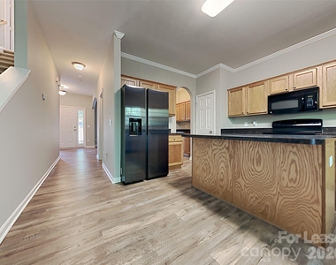 1909 Thorn Crest Drive - Photo Thumbnail 2