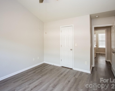 5429 Morning Breeze Lane - Photo Thumbnail 12
