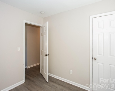 5429 Morning Breeze Lane - Photo Thumbnail 7