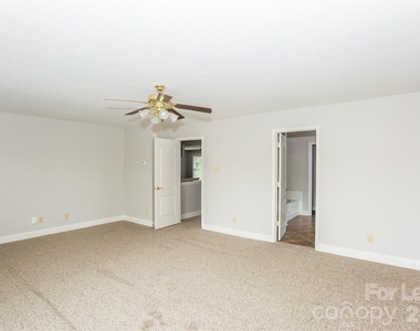 5525 Hammermill Drive - Photo Thumbnail 8