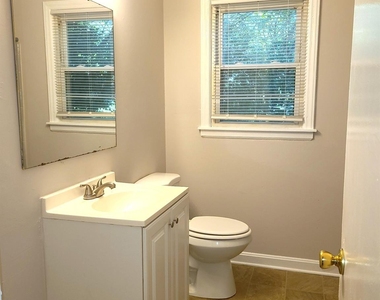 956 S Hoskins Road - Photo Thumbnail 7