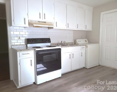 956 S Hoskins Road - Photo Thumbnail 1