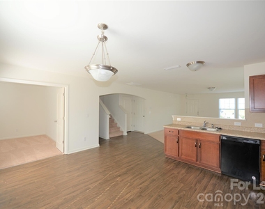 9527 Hanberry Boulevard - Photo Thumbnail 6
