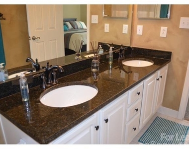 1313 Torrence Circle - Photo Thumbnail 11