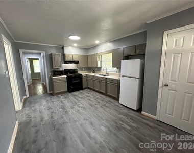 5006 Myers Road - Photo Thumbnail 3