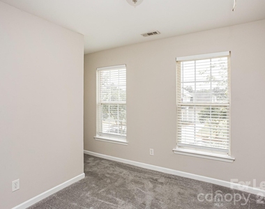 1418 Peach Park Lane - Photo Thumbnail 10
