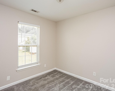 1418 Peach Park Lane - Photo Thumbnail 8