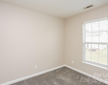 1418 Peach Park Lane - Photo Thumbnail 6