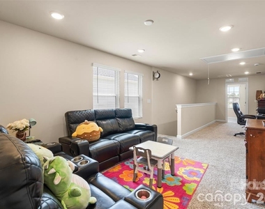 613 Cedar Knoll Circle - Photo Thumbnail 19