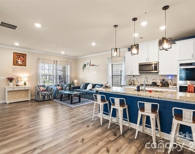613 Cedar Knoll Circle - Photo Thumbnail 4