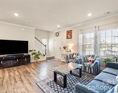 613 Cedar Knoll Circle - Photo Thumbnail 7