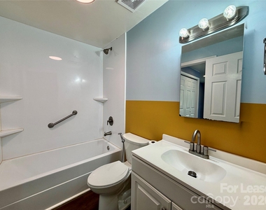 9604 Vinca Circle - Photo Thumbnail 14