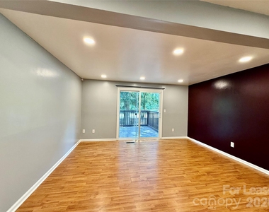9604 Vinca Circle - Photo Thumbnail 6