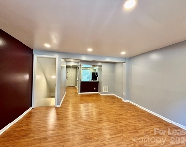 9604 Vinca Circle - Photo Thumbnail 7