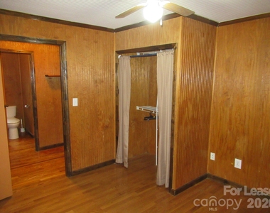 306 W 2nd Street - Photo Thumbnail 14