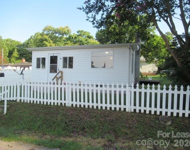 306 W 2nd Street - Photo Thumbnail 1