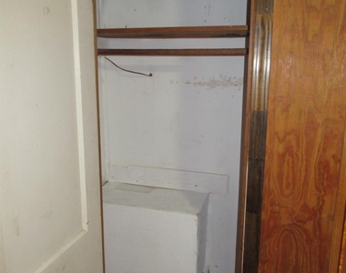 306 W 2nd Street - Photo Thumbnail 13