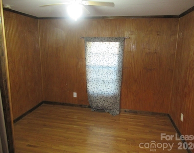 306 W 2nd Street - Photo Thumbnail 15