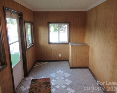 306 W 2nd Street - Photo Thumbnail 9