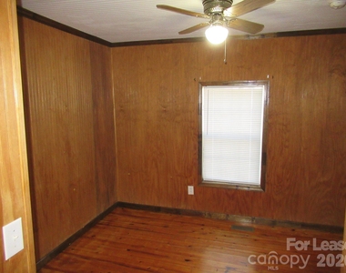 306 W 2nd Street - Photo Thumbnail 10