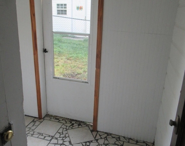 306 W 2nd Street - Photo Thumbnail 19