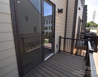 4810 Chastain Avenue - Photo Thumbnail 11