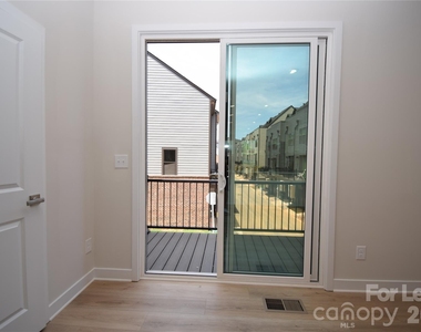 4810 Chastain Avenue - Photo Thumbnail 10