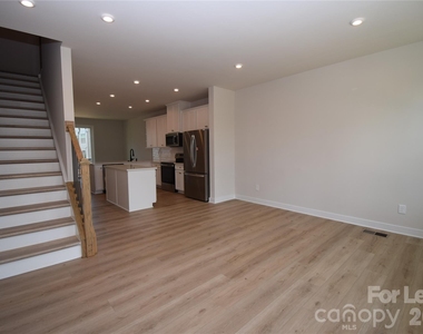 4810 Chastain Avenue - Photo Thumbnail 4