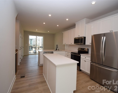 4810 Chastain Avenue - Photo Thumbnail 6