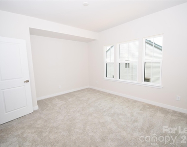 4810 Chastain Avenue - Photo Thumbnail 16