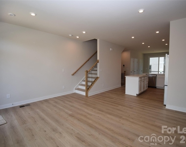 4810 Chastain Avenue - Photo Thumbnail 5