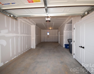 4810 Chastain Avenue - Photo Thumbnail 31