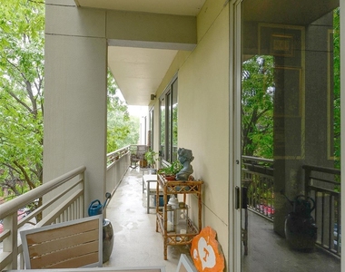 701 Royal Court - Photo Thumbnail 35
