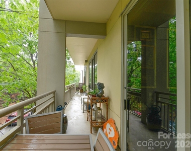 701 Royal Court - Photo Thumbnail 36