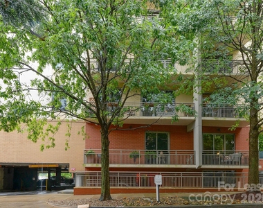 701 Royal Court - Photo Thumbnail 40