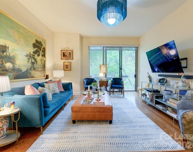 701 Royal Court - Photo Thumbnail 14