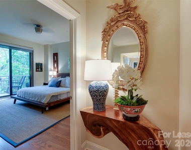 701 Royal Court - Photo Thumbnail 18